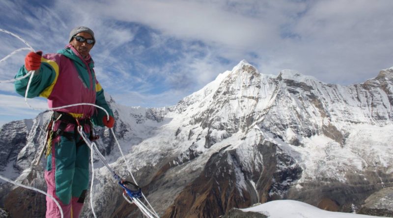 卡米‧瑞塔‧雪巴(Kami Rita Sherpa)4月可望刷新紀錄,22度攻頂聖母峰(Mount Everest),但他說,這不是為了創下世界紀錄,因為擔任聖母峰嚮導,是他的工作。 圖 : 翻攝自featster 卡米‧瑞塔‧雪巴(Kami Rita Sherpa)4月可望刷新紀錄,22度攻頂聖母峰(Mount Everest),但他說,這不是為了創下世界紀錄,因為擔任聖母峰嚮導,是他的工作。 圖 : 翻攝自featster