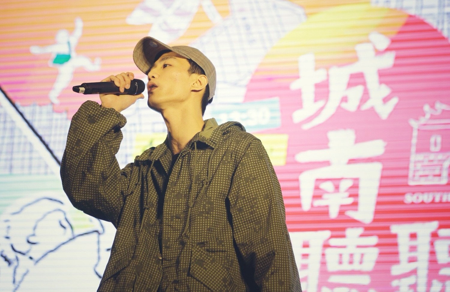 「城南有意思」活動周末活動主場地移至泉州街,以推廣綠色消費為概念舉辦「春日好好市集」,多達60個品牌設攤,市集裡除了特色小農、環保手作商品的攤位,也特別納入動保議題。 「城南有意思」活動周末活動主場地移至泉州街,以推廣綠色消費為概念舉辦「春日好好市集」,多達60個品牌設攤,市集裡除了特色小農、環保手作商品的攤位,也特別納入動保議題。