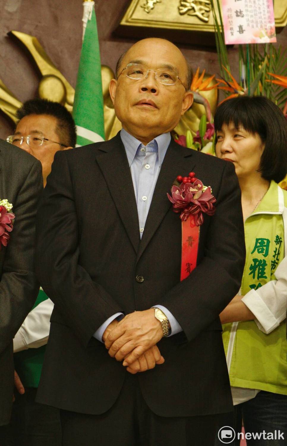 關於老縣長蘇貞昌回鍋再戰的勸進聲浪不斷,蘇陣營信心十足地表示,蘇過去擔任台北縣長任內,對於地方建設與貢獻讓民眾十分有感,奠定了很好的基礎,地方也盼蘇出來選。 關於老縣長蘇貞昌回鍋再戰的勸進聲浪不斷,蘇陣營信心十足地表示,蘇過去擔任台北縣長任內,對於地方建設與貢獻讓民眾十分有感,奠定了很好的基礎,地方也盼蘇出來選。