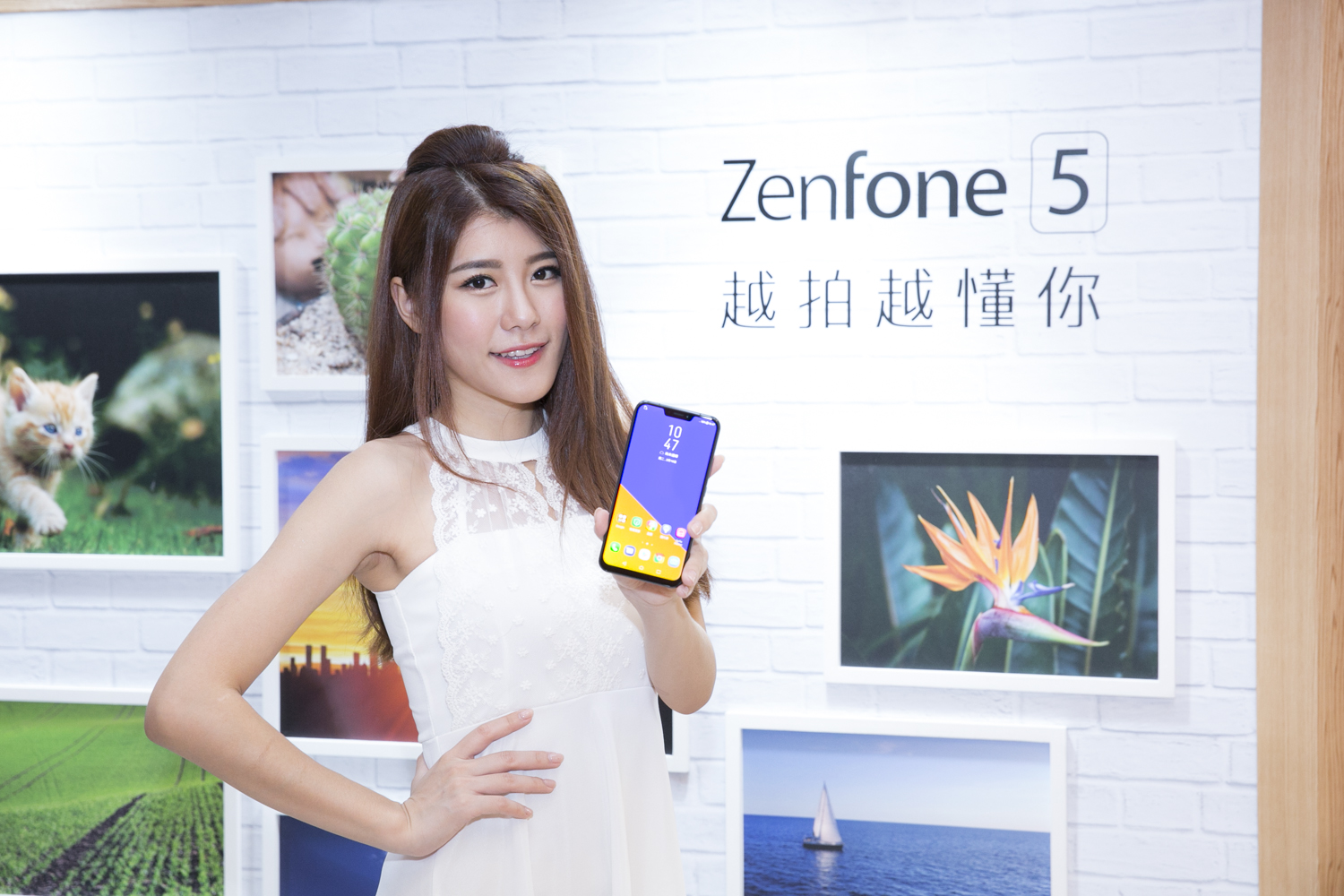 新一代ASUS ZenFone 5採用全螢幕設計,因此得以讓6.2吋Full HD顯示螢幕搭載於5.5吋俐落機身,實現高達90%的傑出屏佔比。 圖:ASUS/提供 新一代ASUS ZenFone 5採用全螢幕設計,因此得以讓6.2吋Full HD顯示螢幕搭載於5.5吋俐落機身,實現高達90%的傑出屏佔比。 圖:ASUS/提供