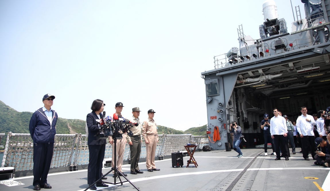海軍將此次操演定位為「戰備抽測」聯合操演,實兵但沒有實彈,展現海軍平日機動、彈性動員的戰力。 海軍將此次操演定位為「戰備抽測」聯合操演,實兵但沒有實彈,展現海軍平日機動、彈性動員的戰力。