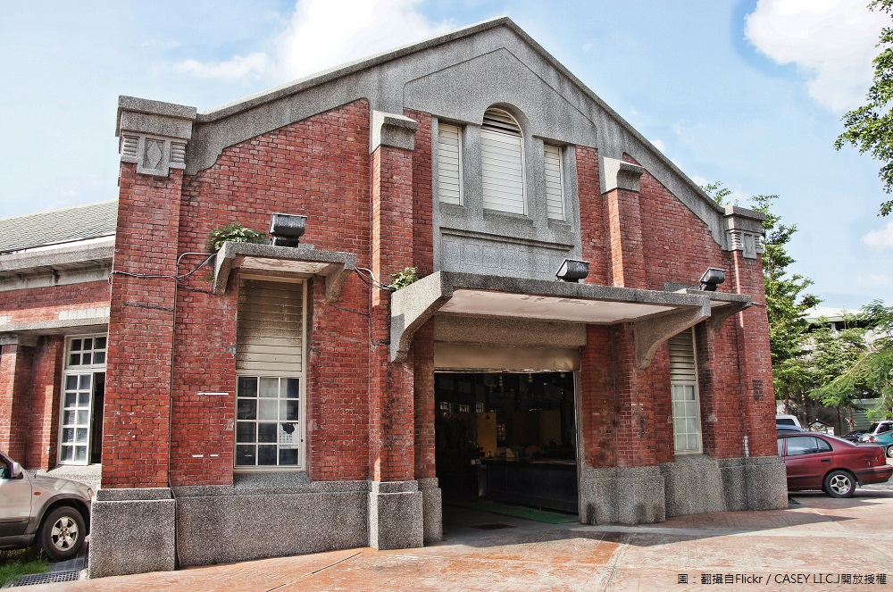 大甲媽祖已展開9天8夜的遶境進香活動,沿途有著許多嘉南田園的農村風情外,還可以跟著媽祖的腳步,搜尋沿線鄉鎮的文青小旅行觀光。 大甲媽祖已展開9天8夜的遶境進香活動,沿途有著許多嘉南田園的農村風情外,還可以跟著媽祖的腳步,搜尋沿線鄉鎮的文青小旅行觀光。