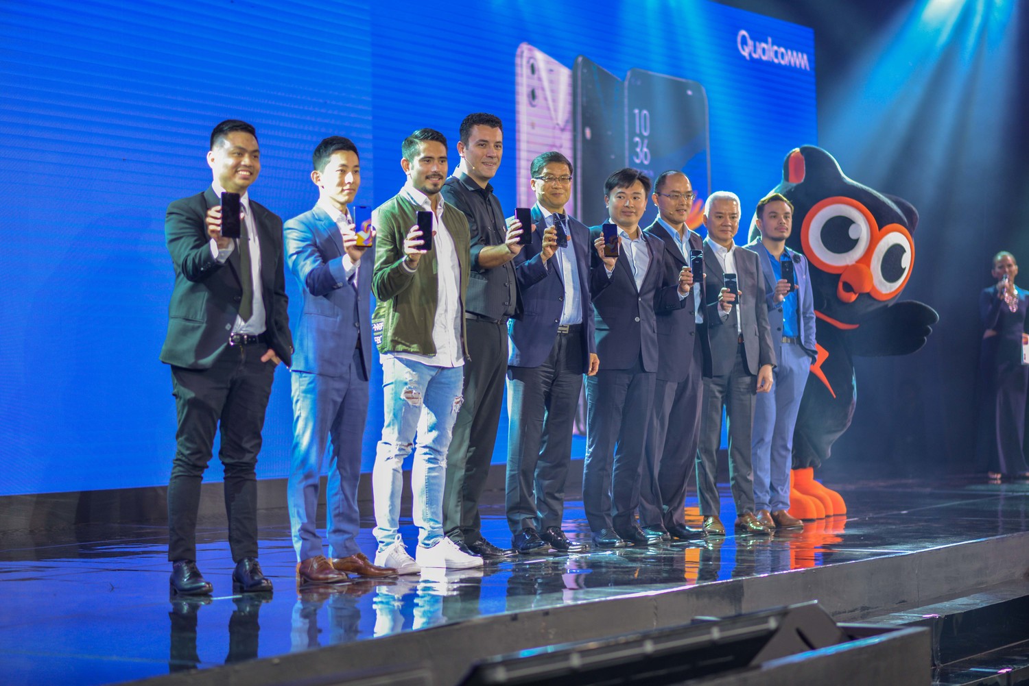 華碩菲律賓ZenFone 5記者會與會貴賓大合照。 圖:ASUS/提供 華碩菲律賓ZenFone 5記者會與會貴賓大合照。 圖:ASUS/提供