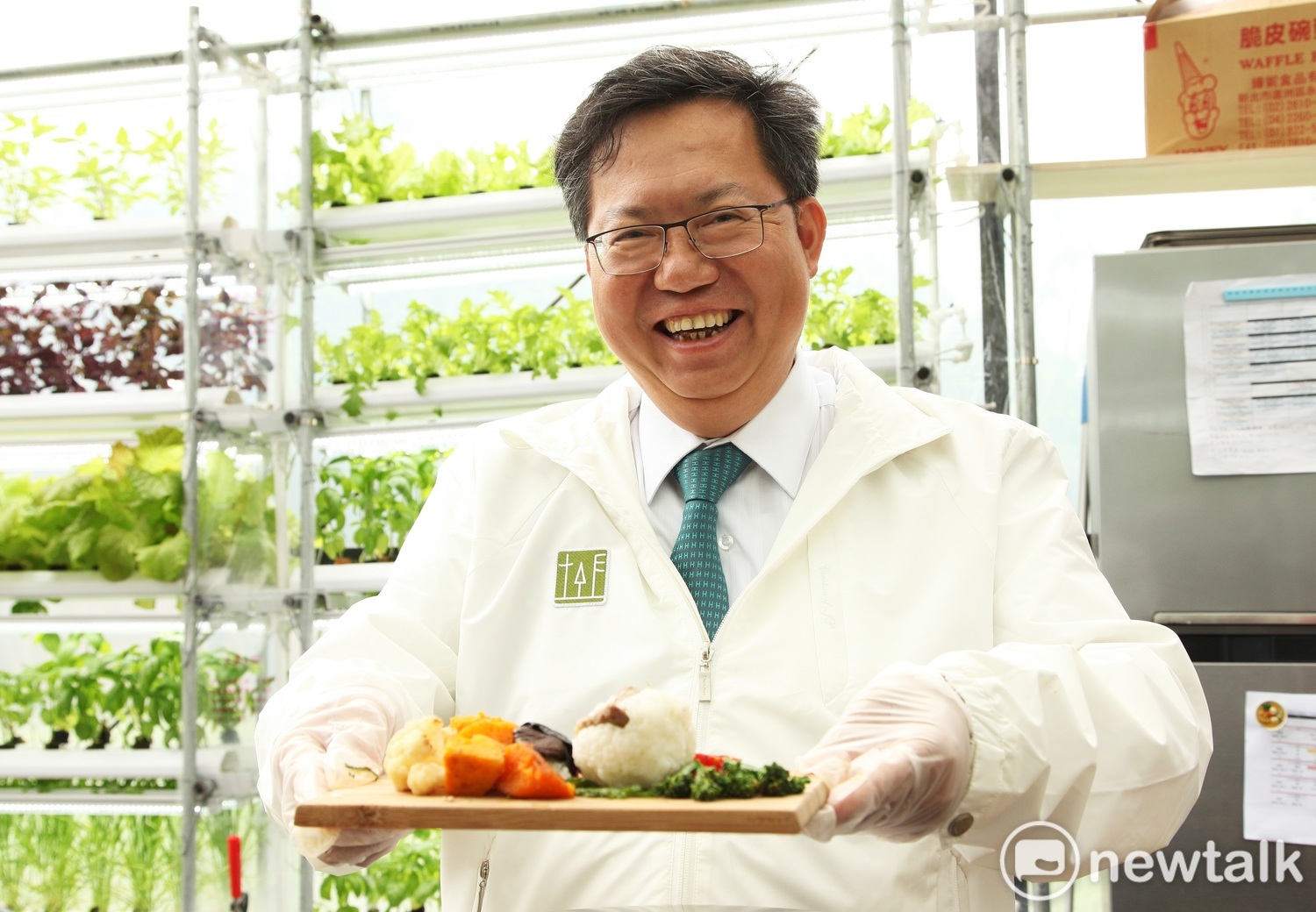 桃園市長鄭文燦手作野餐便當,邀請大家到農博來好玩好看好好吃。 桃園市長鄭文燦手作野餐便當,邀請大家到農博來好玩好看好好吃。