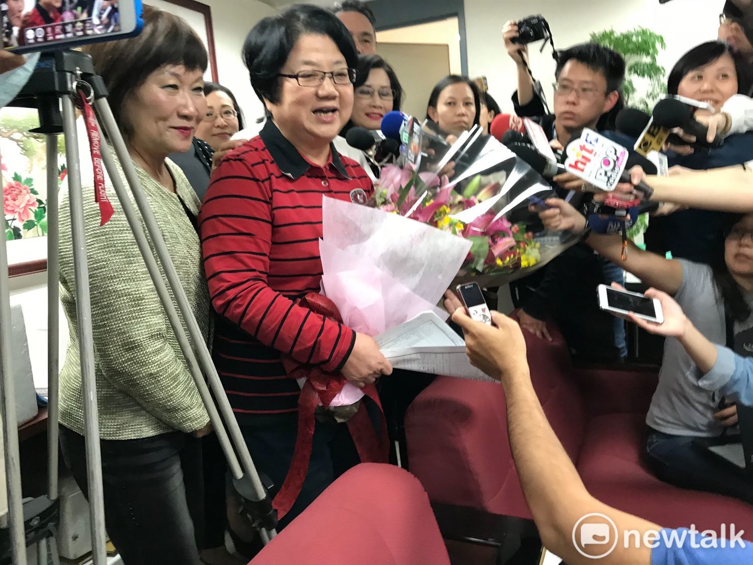 國民黨籍台北市議長吳碧珠分析,年底台北市長選舉,民進黨還是會禮讓現任市長柯文哲。 國民黨籍台北市議長吳碧珠分析,年底台北市長選舉,民進黨還是會禮讓現任市長柯文哲。