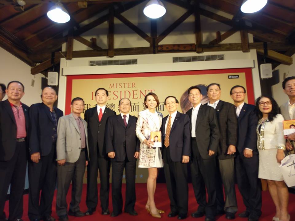 黃寶慧為嘉義市優秀人才,若能代表藍軍披上戰袍,將為政壇投下震撼彈。 黃寶慧為嘉義市優秀人才,若能代表藍軍披上戰袍,將為政壇投下震撼彈。