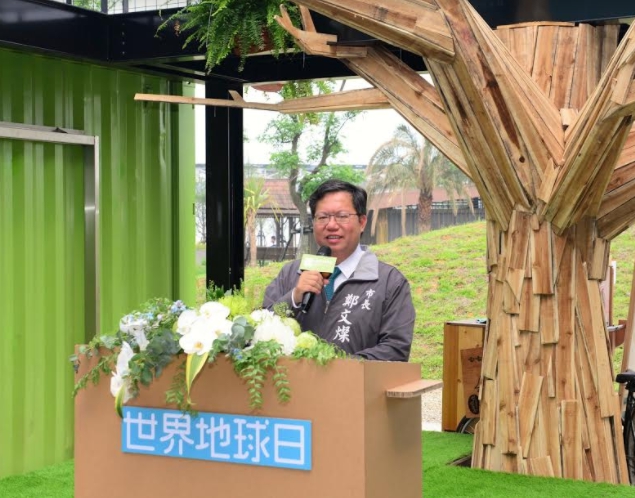 鄭文燦對外界擔心中油開發工程會破壞藻礁生態表示,保護藻礁的立場始終如一。 鄭文燦對外界擔心中油開發工程會破壞藻礁生態表示,保護藻礁的立場始終如一。