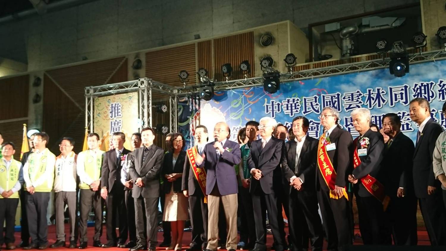 細數當年政績,蘇貞昌表示,「我想走過的都有痕跡,大家都看的出來我們是做事情的團隊」。 圖:蘇貞昌競選辦公室/提供 細數當年政績,蘇貞昌表示,「我想走過的都有痕跡,大家都看的出來我們是做事情的團隊」。 圖:蘇貞昌競選辦公室/提供