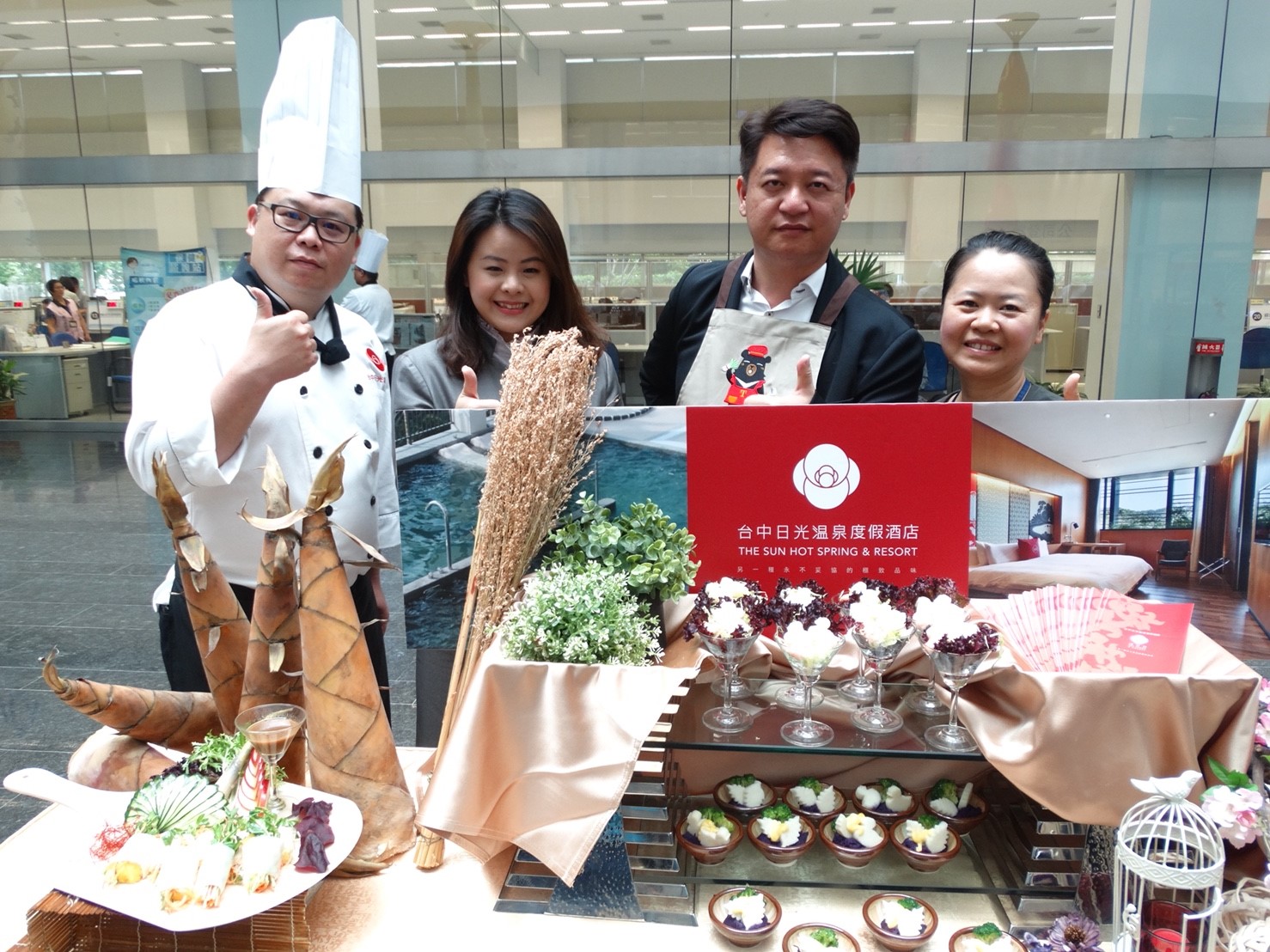 各溫泉業者推出「涼夏饌食」,歡迎民眾到中台灣泡湯、喝下午茶。 台中市政府/提供 各溫泉業者推出「涼夏饌食」,歡迎民眾到中台灣泡湯、喝下午茶。 台中市政府/提供