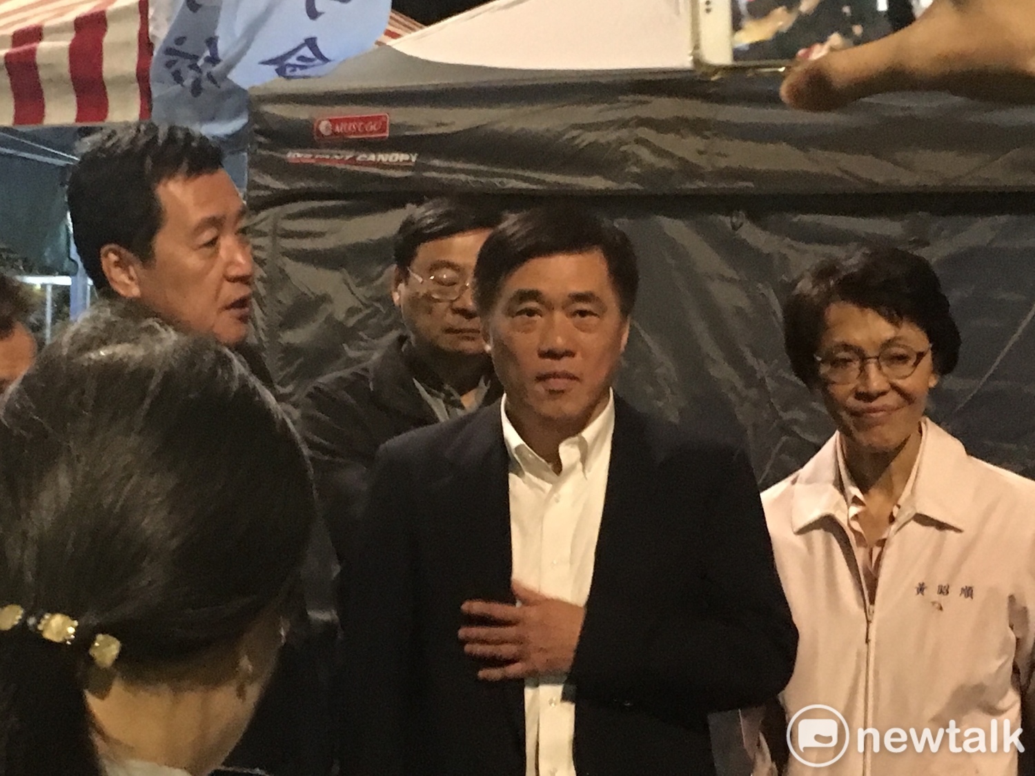國民黨副主席郝龍斌到場致意。 圖:黃韋銓/攝 國民黨副主席郝龍斌到場致意。 圖:黃韋銓/攝