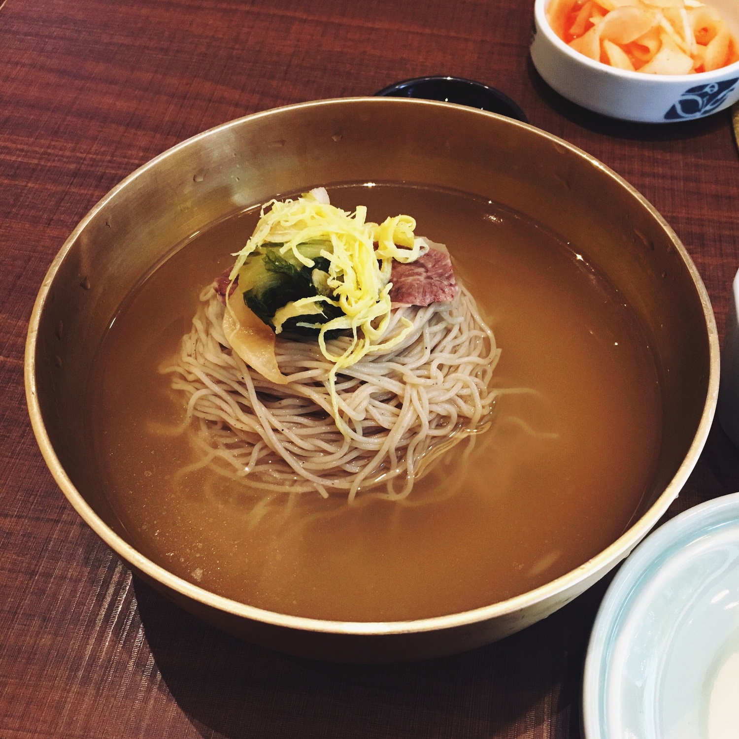 「我從平壤帶來了冷麵,平壤並不遠,很近」。這是金正恩在板門店「和平之家」的閉門會談上,對文在寅說的話是幽默的開場白,也是兩國元首齊聚心裏的心情。 圖:Flickr cc授權 「我從平壤帶來了冷麵,平壤並不遠,很近」。這是金正恩在板門店「和平之家」的閉門會談上,對文在寅說的話是幽默的開場白,也是兩國元首齊聚心裏的心情。 圖:Flickr cc授權