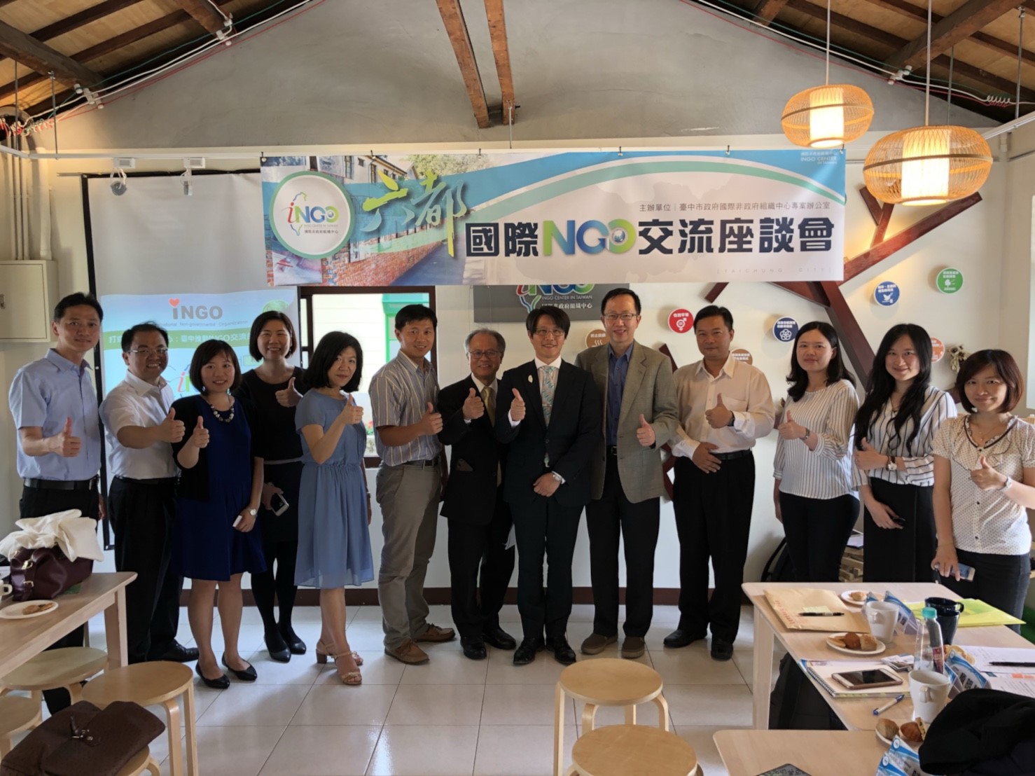參與座談會代表合影。 圖:台中市政府社會局/提供 參與座談會代表合影。 圖:台中市政府社會局/提供