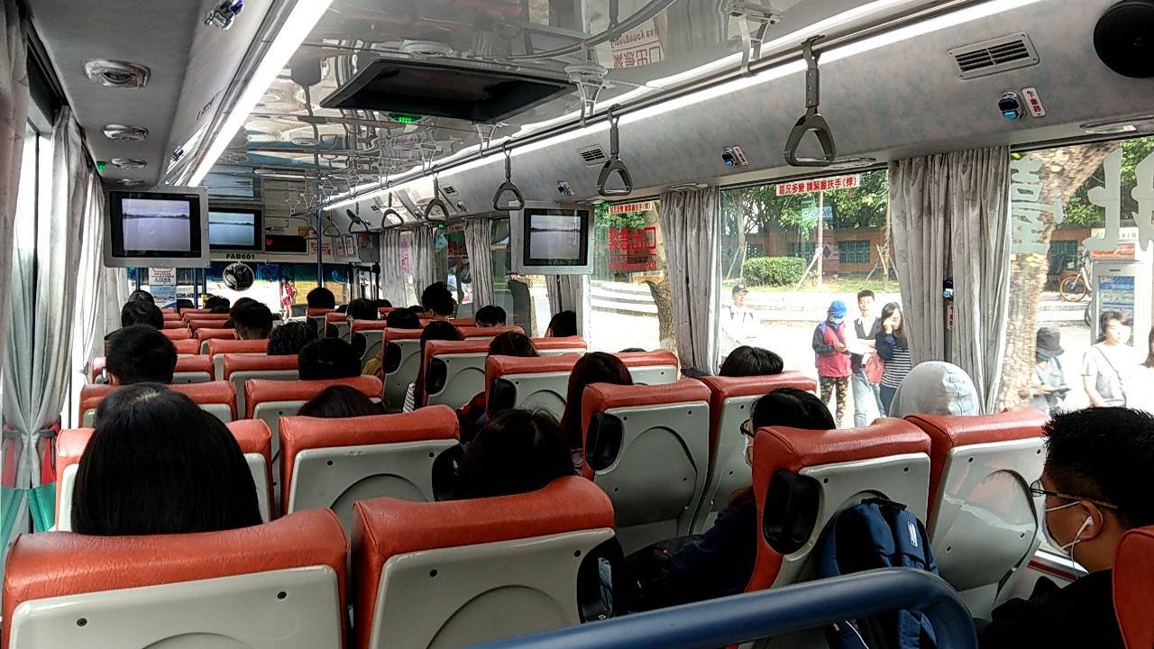 「三峽-內科」跳蛙公車今天客滿,僅65分鐘就抵達內科。 圖:台北客運/提供 「三峽-內科」跳蛙公車今天客滿,僅65分鐘就抵達內科。 圖:台北客運/提供