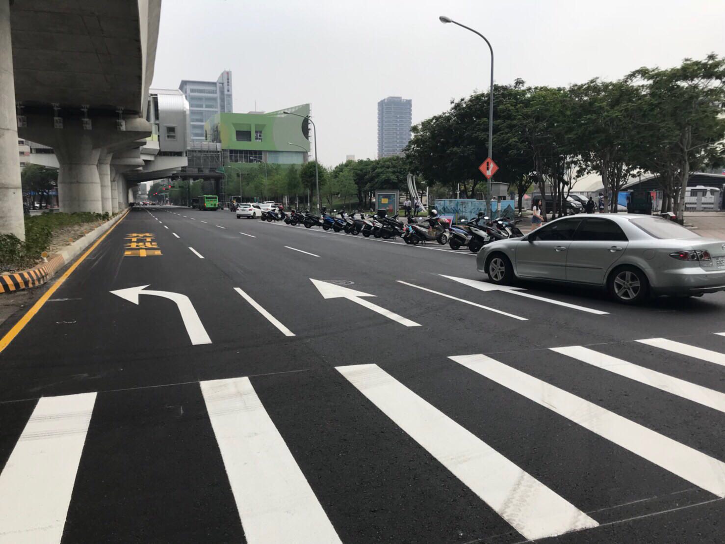 中市文心路第一階段路平工程完工。 中市文心路第一階段路平工程完工。