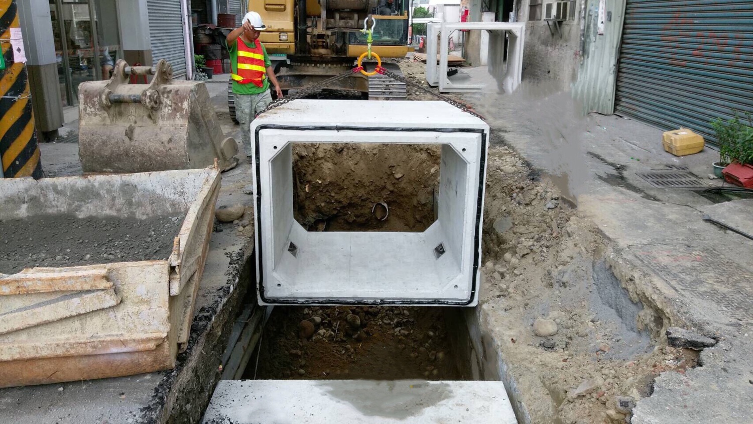 台中市雨水下水道施工作業情形。 圖 : 台中市水利局/提供 台中市雨水下水道施工作業情形。 圖 : 台中市水利局/提供