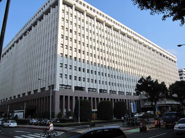 整個台塑大樓都更後價值估翻漲到近新台幣742億元。 整個台塑大樓都更後價值估翻漲到近新台幣742億元。