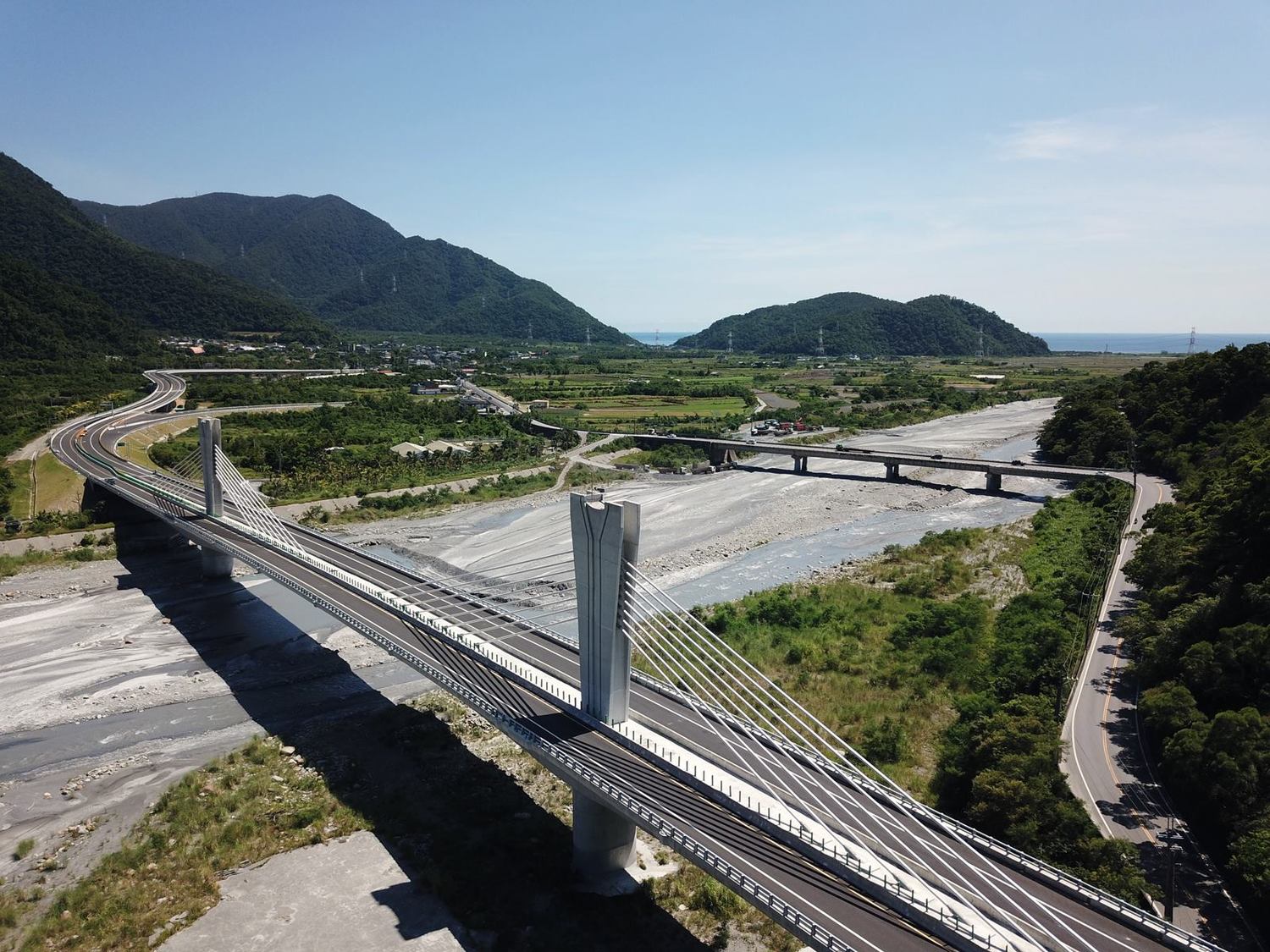 蘇花改蘇澳東澳段7日起開放大客車通行,完善公共運輸便利性。 蘇花改蘇澳東澳段7日起開放大客車通行,完善公共運輸便利性。