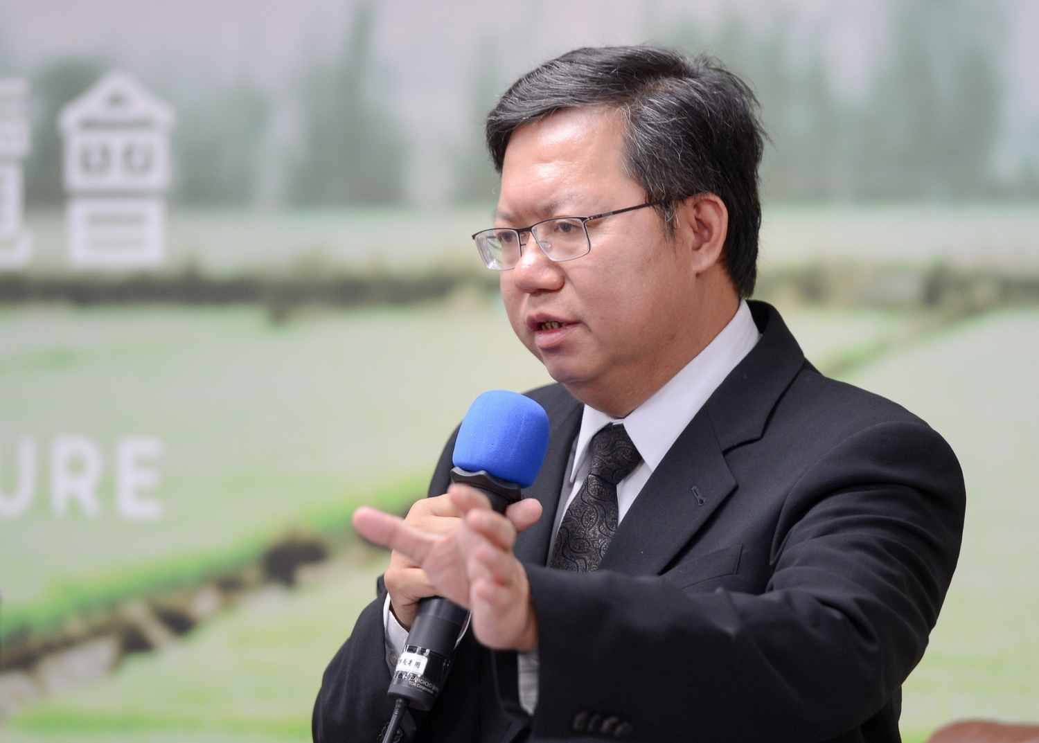 桃園市長鄭文燦強調「英勇是消防員的本色、安全是最高的守則」,承諾會持續消防改革,照顧消防弟兄。 桃園市長鄭文燦強調「英勇是消防員的本色、安全是最高的守則」,承諾會持續消防改革,照顧消防弟兄。