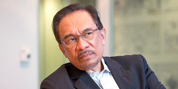 馬來西亞遭到監禁的領導人安華(Anwar Ibrahim)今天獲得全面特赦。 馬來西亞遭到監禁的領導人安華(Anwar Ibrahim)今天獲得全面特赦。