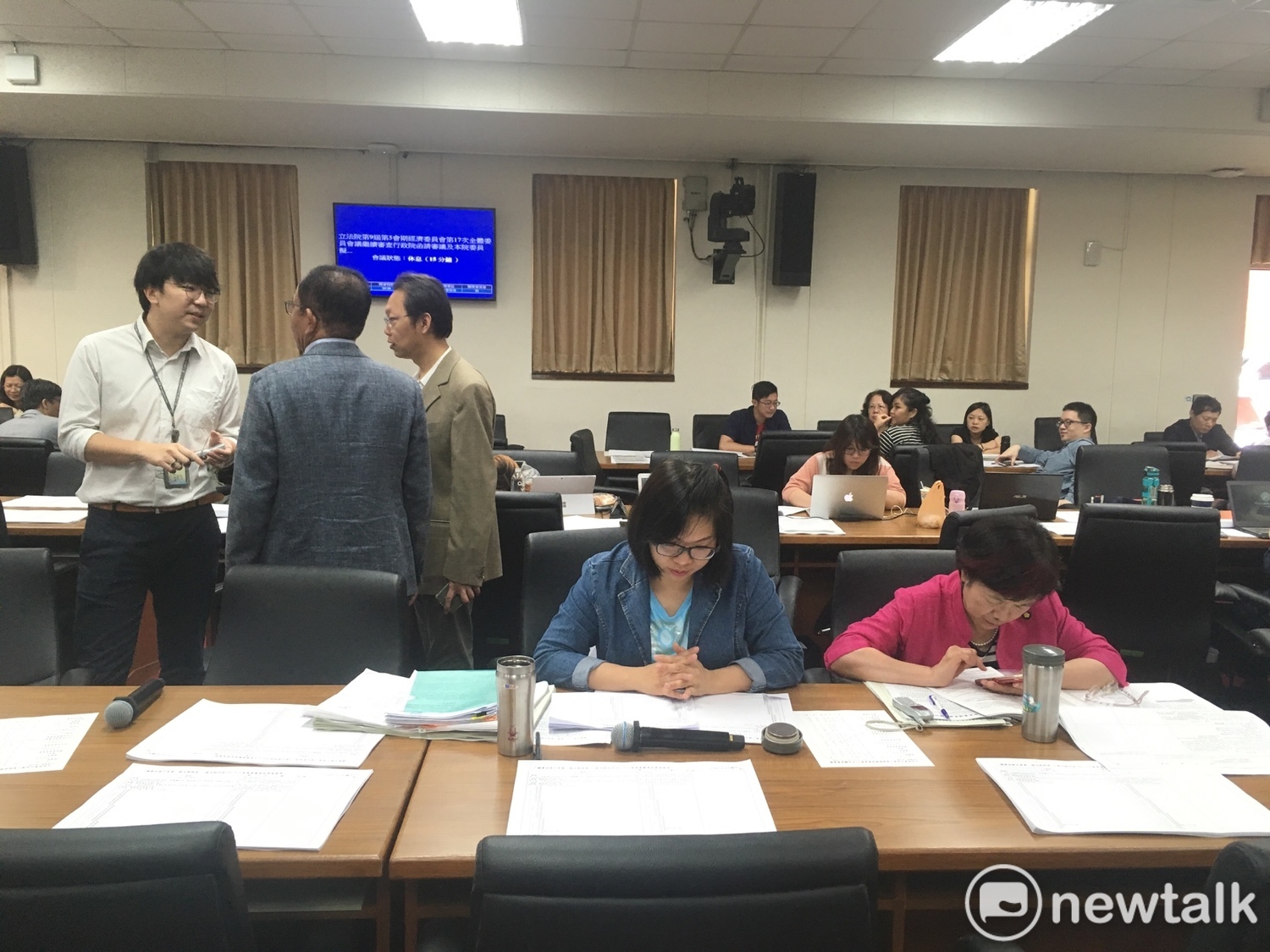 立法院經濟委員會今(14)日繼續審查礦業法修正草案。 立法院經濟委員會今(14)日繼續審查礦業法修正草案。