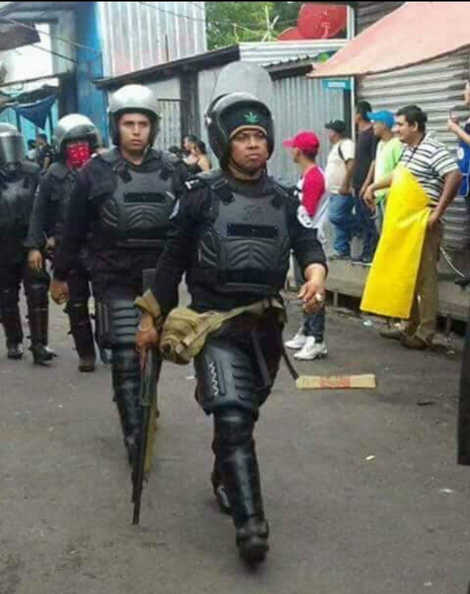 尼加拉瓜反政府示威持續近1個月,警民對峙造成不少死傷,軍方放話不再進行鎮壓。 尼加拉瓜反政府示威持續近1個月,警民對峙造成不少死傷,軍方放話不再進行鎮壓。