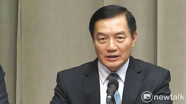 國防部副部長沈一鳴在行政院會後記者會中表示,「漢光演習」是國軍年度重大演訓活動,所以還是會按照計劃持續執行。 國防部副部長沈一鳴在行政院會後記者會中表示,「漢光演習」是國軍年度重大演訓活動,所以還是會按照計劃持續執行。