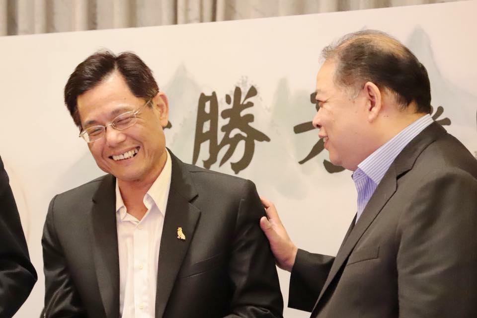 民進黨今(27)日舉行黨代表以及地方黨部主委選舉,台北市黨部主委最後由民進黨組織部副主任陳正德勝出。 圖:翻攝陳正德臉書 民進黨今(27)日舉行黨代表以及地方黨部主委選舉,台北市黨部主委最後由民進黨組織部副主任陳正德勝出。 圖:翻攝陳正德臉書