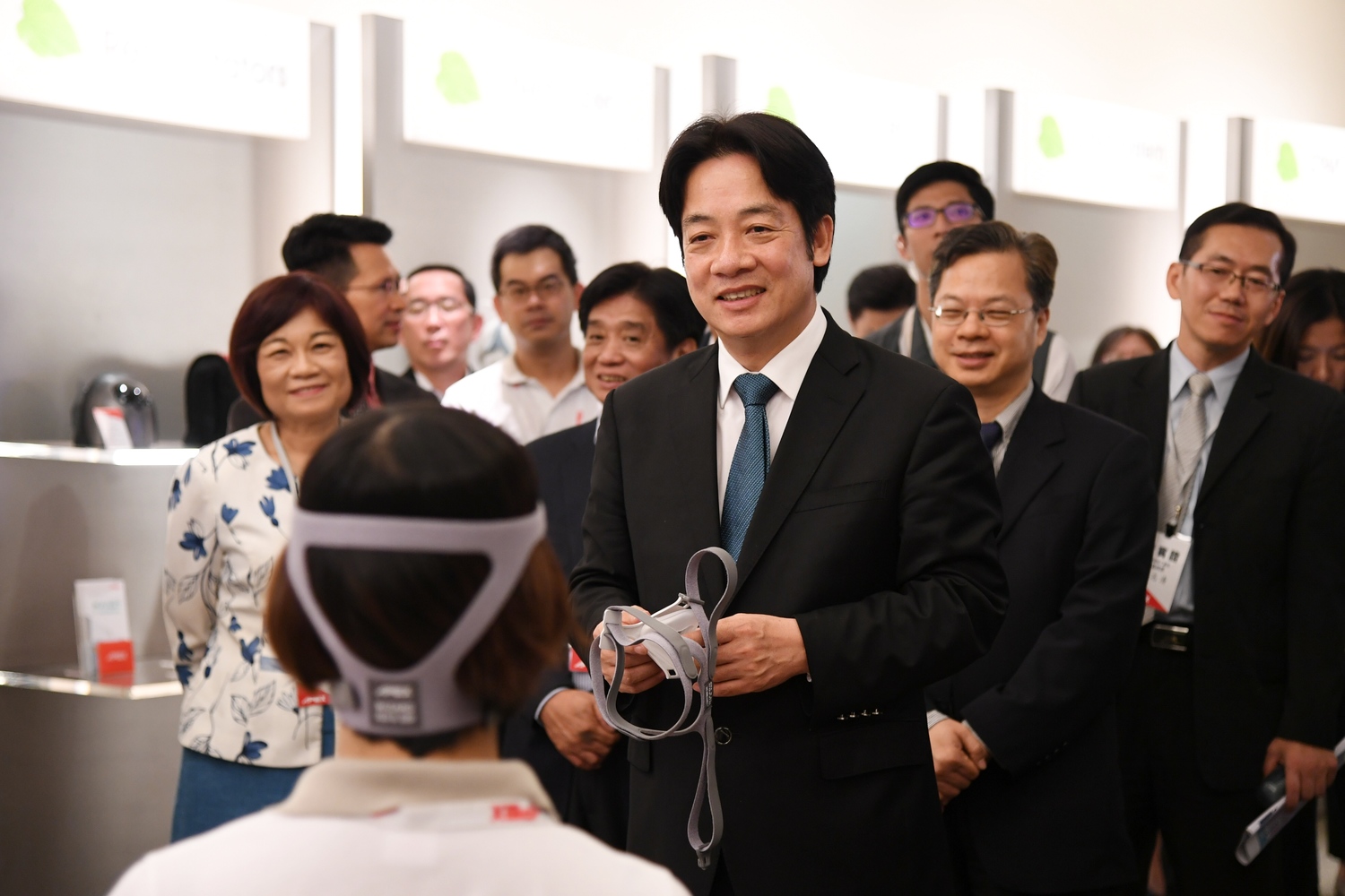 賴院長今（5）日下午參訪雃博股份有限公司暨出席「院長與醫療器材產業交流座談會」。