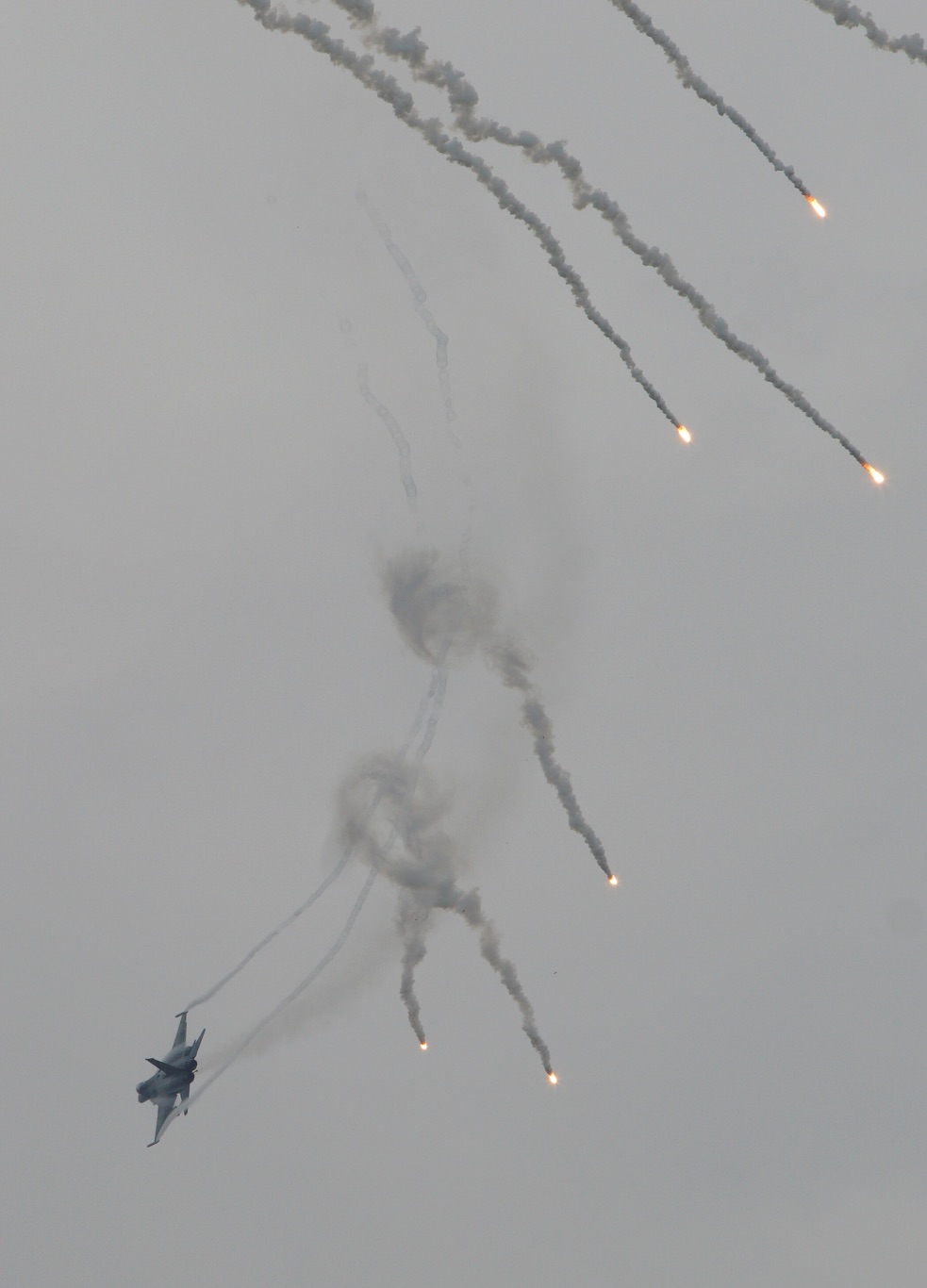 空軍出動戰機掩護地面部隊作戰。 圖:張良一/攝 空軍出動戰機掩護地面部隊作戰。 圖:張良一/攝