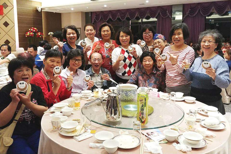 黃敏惠跑行程時熱力四射,不減當年魅力。 圖:取自黃敏惠臉書 黃敏惠跑行程時熱力四射,不減當年魅力。 圖:取自黃敏惠臉書