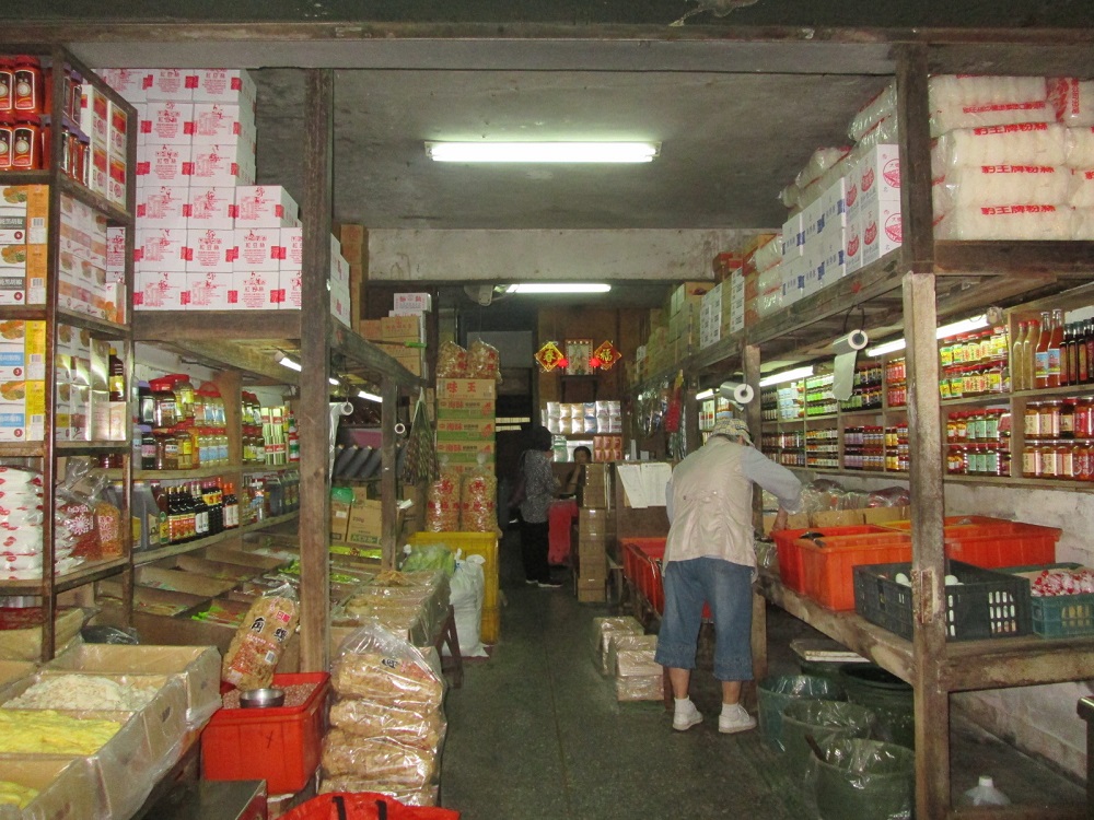 衛生局抽樣100件端午節食品，包含70件粽子餡料、25件粽類、5件肉粽沾醬，其中2件產品品質檢驗不符規定。