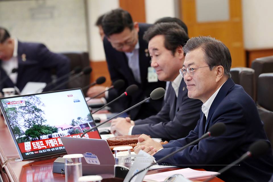 南韓總統文在寅今天稍早表示,如果北韓認真地落實無核化,可以考慮停止舉行美韓聯合軍演。 圖:翻攝南韓青瓦台臉書 南韓總統文在寅今天稍早表示,如果北韓認真地落實無核化,可以考慮停止舉行美韓聯合軍演。 圖:翻攝南韓青瓦台臉書