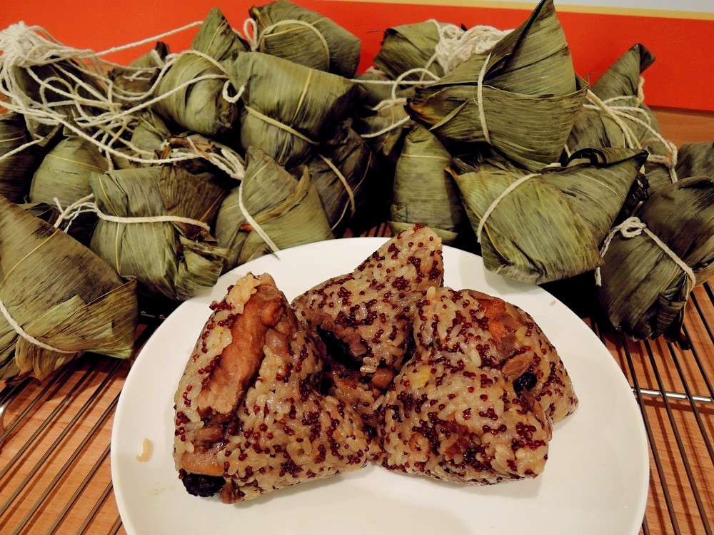 粽類食品以糯米為原料,如腸胃不適的朋友不宜大量食用,建議酌量品嚐。 圖:新竹市政府/提供 粽類食品以糯米為原料,如腸胃不適的朋友不宜大量食用,建議酌量品嚐。 圖:新竹市政府/提供