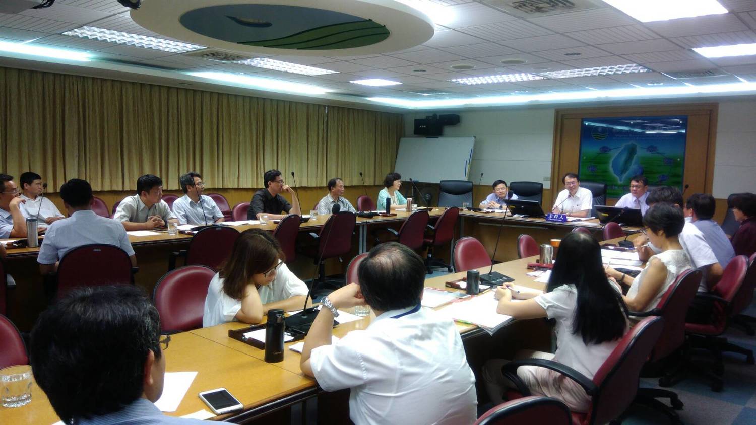雲林縣長李進勇向中央爭取，建議修訂「水權登記收費標準」，期盼以雲林水井免規費的永不收費成功經驗，極力建請中央考量全面推動，照顧弱勢且收入來源不穩定的廣大農民。