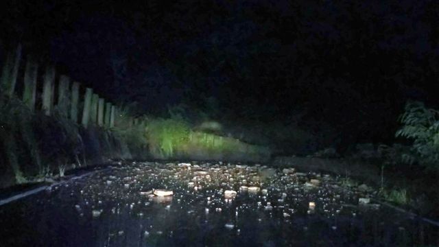 省道台29線那瑪夏至五里埔路段臨時便道,除150公里處有零落石及土石流。
圖:甲仙工務段/提供 省道台29線那瑪夏至五里埔路段臨時便道,除150公里處有零落石及土石流。
圖:甲仙工務段/提供