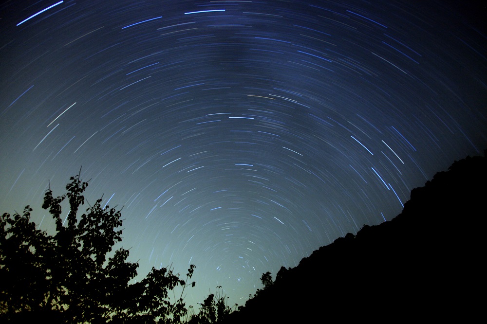 杉林溪北極星為圓心的星軌攝影。 圖:杉林溪森林生態度假園區/提供 杉林溪北極星為圓心的星軌攝影。 圖:杉林溪森林生態度假園區/提供