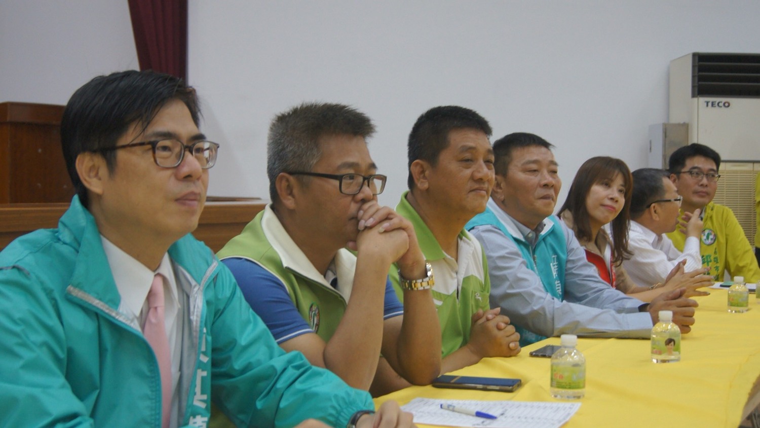 他積極聽取民意,並表示目前政府正在進行大社工業區的都市計畫法定程序,未來將朝向低污染、高價值產業發展 圖:陳其邁辦公室/提供 他積極聽取民意,並表示目前政府正在進行大社工業區的都市計畫法定程序,未來將朝向低污染、高價值產業發展 圖:陳其邁辦公室/提供