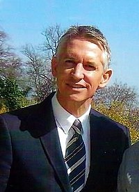 萊因克爾(Gary Winston Lineker):從英格蘭前鋒到體育主播,熱身不射入球門。 圖:翻攝自維基百科 萊因克爾(Gary Winston Lineker):從英格蘭前鋒到體育主播,熱身不射入球門。 圖:翻攝自維基百科