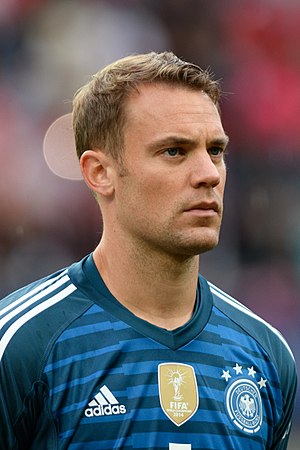 諾伊爾(Manuel Peter Neuer):行禮如儀,門神保佑,本屆破功。 圖:翻攝自維基百科 諾伊爾(Manuel Peter Neuer):行禮如儀,門神保佑,本屆破功。 圖:翻攝自維基百科