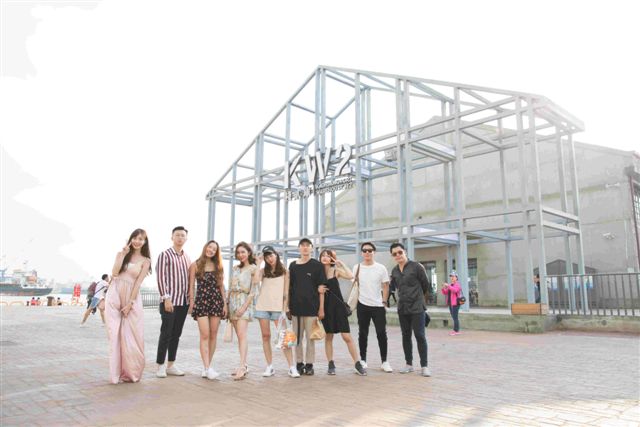 東南亞網紅暢遊高雄,在Instagram上以時尚、美食、休閒為拍攝主題,大大提高高雄在東南亞各國社群網路的曝光率。 東南亞網紅暢遊高雄,在Instagram上以時尚、美食、休閒為拍攝主題,大大提高高雄在東南亞各國社群網路的曝光率。