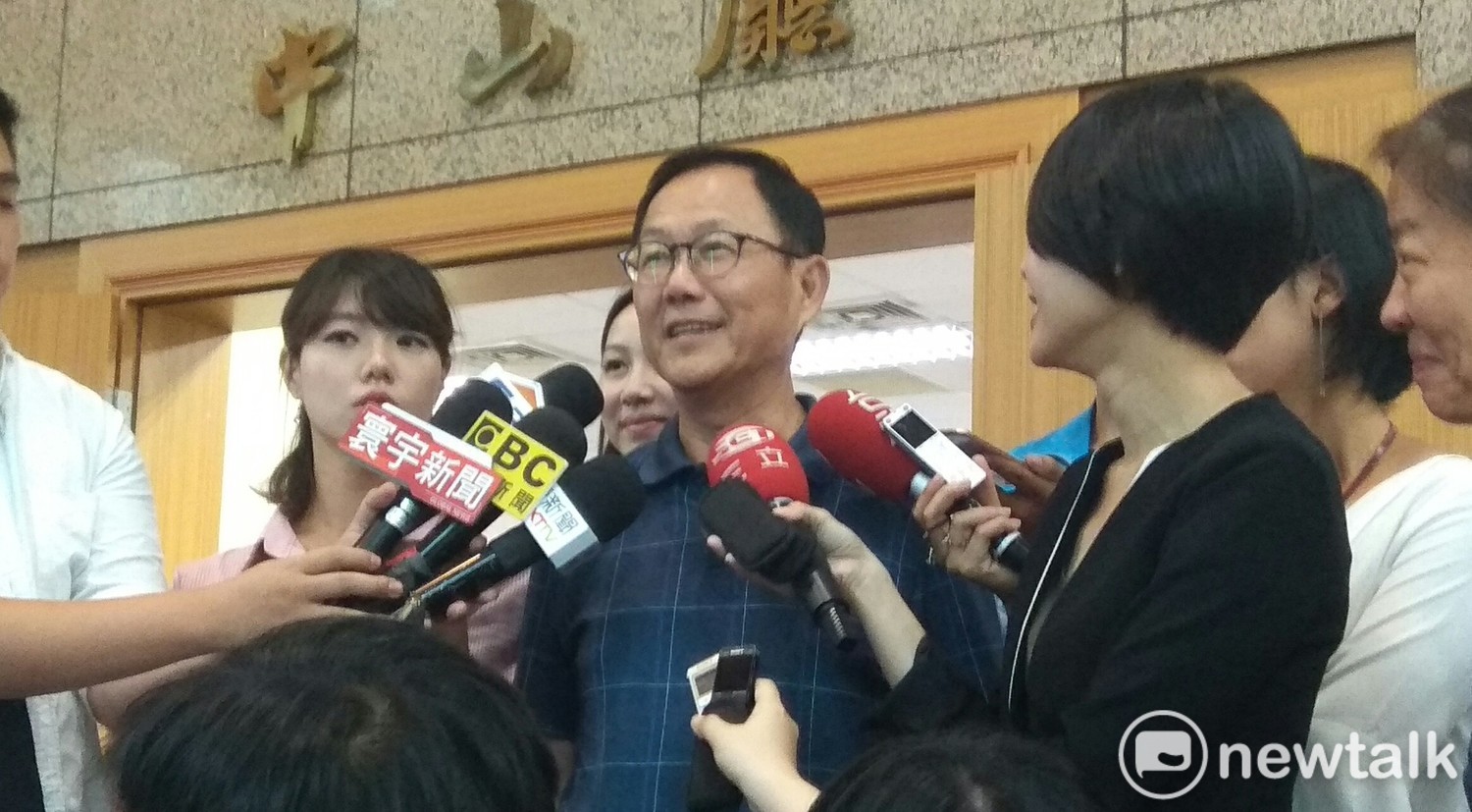 國民黨台北市長參選人丁守中今日赴國民黨中央黨部參加台北市黨部會議。 國民黨台北市長參選人丁守中今日赴國民黨中央黨部參加台北市黨部會議。