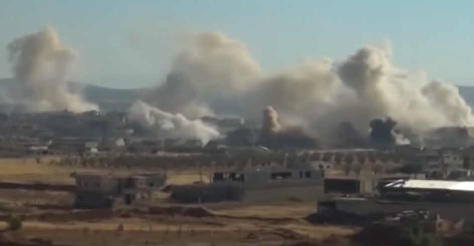 敘利亞政府今(5)日與盟友俄羅斯對敘南德拉省(Daraa)被反抗軍控制的區域展開兩週以來最猛烈的一次空襲。 圖:翻攝Youtube 敘利亞政府今(5)日與盟友俄羅斯對敘南德拉省(Daraa)被反抗軍控制的區域展開兩週以來最猛烈的一次空襲。 圖:翻攝Youtube