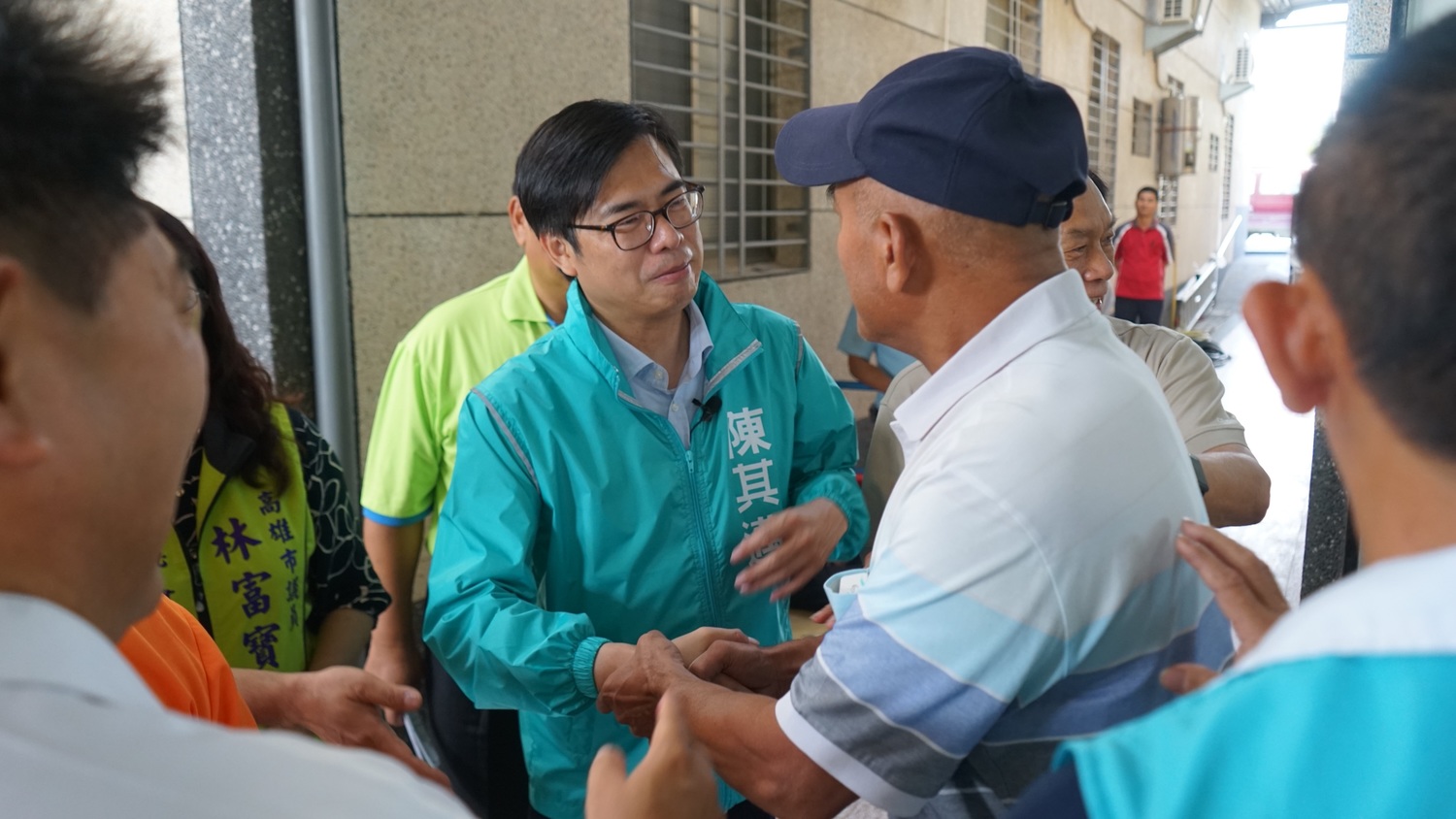 陳其邁說,未來要將長照及醫療資源做最有效的整合,推動杉林、內門成為長照示範區,並推動醫療專車,讓杉林、內門的長輩能享有便利且高品質的醫療照護,縮短城鄉差距。
陳其邁說,未來要將長照及醫療資源做最有效的整合,推動杉林、內門成為長照示範區,並推動醫療專車,讓杉林、內門的長輩能享有便利且高品質的醫療照護,縮短城鄉差距。