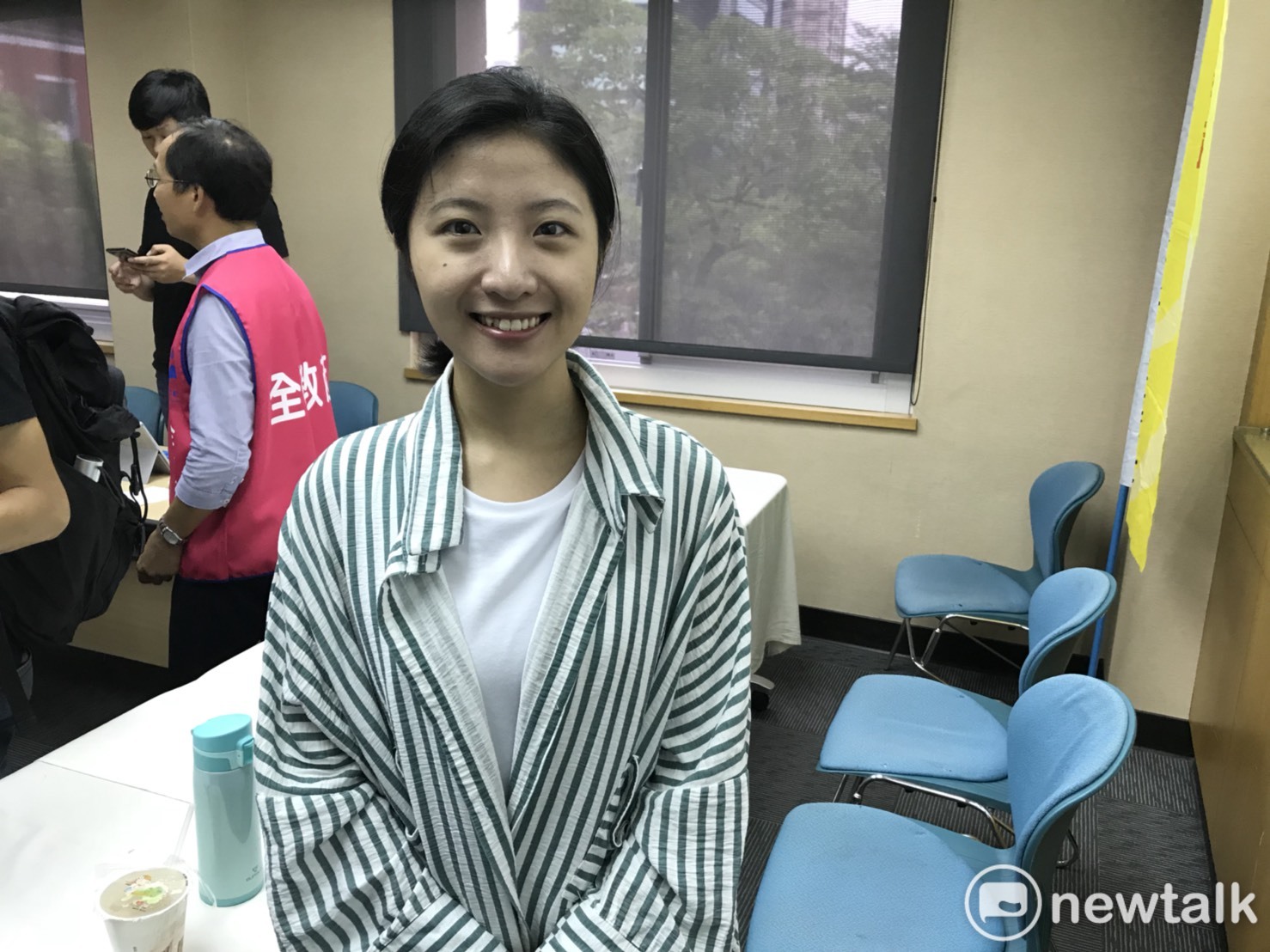 文大學生黃郁婷指出,學生對於這個事件很無奈,而大部分的學生不在意政治的操作,只希望住宿的權益能獲得保障,盼事件能盡快落幕。 圖:聶良恩/攝 文大學生黃郁婷指出,學生對於這個事件很無奈,而大部分的學生不在意政治的操作,只希望住宿的權益能獲得保障,盼事件能盡快落幕。 圖:聶良恩/攝