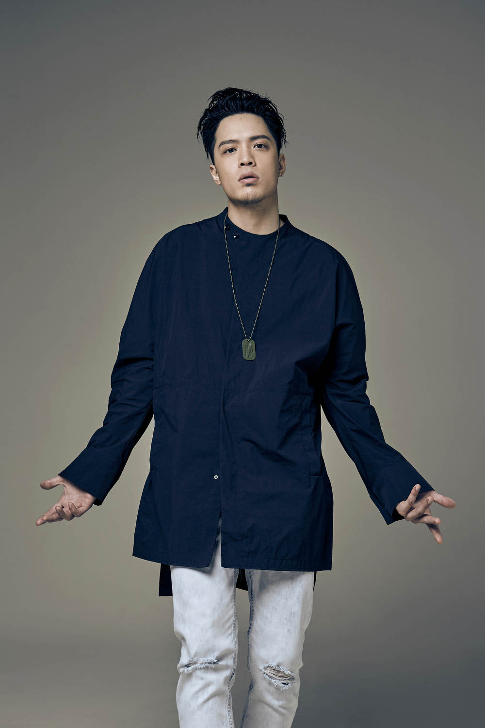 嘉義海之夏祭周日搖滾演唱會出演歌手,饒舌狂潮J.Sheon。 圖:嘉義縣觀光局/提供 嘉義海之夏祭周日搖滾演唱會出演歌手,饒舌狂潮J.Sheon。 圖:嘉義縣觀光局/提供