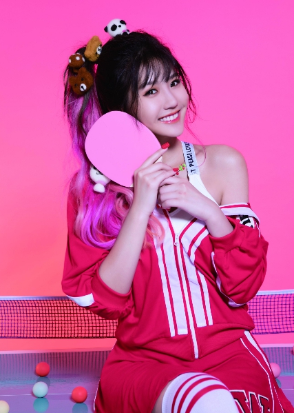 嘉義海之夏祭周日搖滾演唱會出演歌手,馬來西亞歌手四葉草。 圖:嘉義縣觀光局/提供 嘉義海之夏祭周日搖滾演唱會出演歌手,馬來西亞歌手四葉草。 圖:嘉義縣觀光局/提供