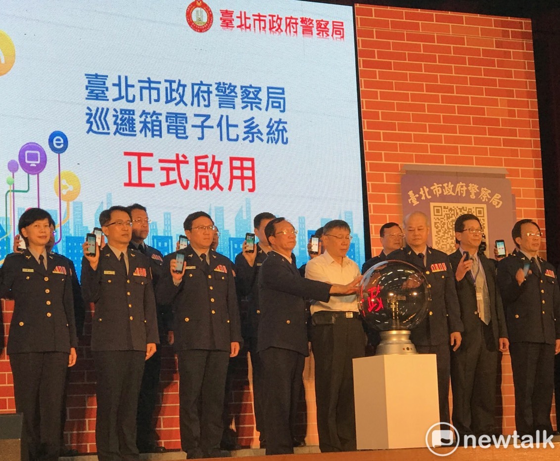 學姊黃瀞瑩人氣比市長柯文哲還高。 學姊黃瀞瑩人氣比市長柯文哲還高。