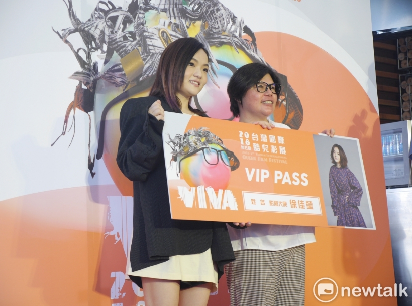 「台灣國際酷兒影展」策展人林杏鴻表示,台灣的電影創作非常蓬勃,此次從世界各地的5千多部中選出31部經典之作,希望大家一同共襄盛舉。 圖:聶良恩/攝 「台灣國際酷兒影展」策展人林杏鴻表示,台灣的電影創作非常蓬勃,此次從世界各地的5千多部中選出31部經典之作,希望大家一同共襄盛舉。 圖:聶良恩/攝
