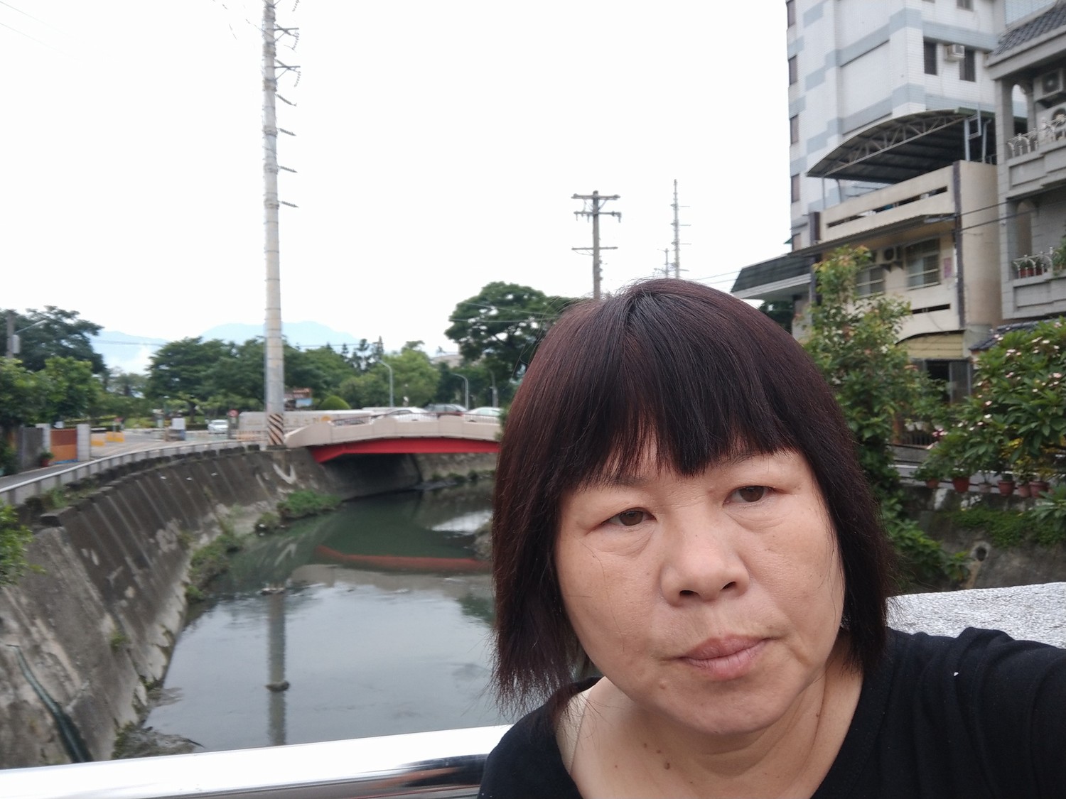 蔣月惠接受地方陳情,每天到翔奕皮革廠勘查拍照。 圖:翻攝自蔣月惠臉書 蔣月惠接受地方陳情,每天到翔奕皮革廠勘查拍照。 圖:翻攝自蔣月惠臉書