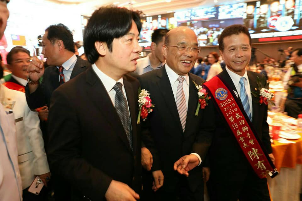 蘇貞昌與賴清德兩人一起步入會場,受到熱烈歡迎。 圖:蘇貞昌競選辦公室/提供 蘇貞昌與賴清德兩人一起步入會場,受到熱烈歡迎。 圖:蘇貞昌競選辦公室/提供